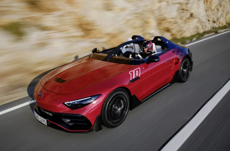 Mercedes pristato Mythos seriją su AMG PureSpeed
