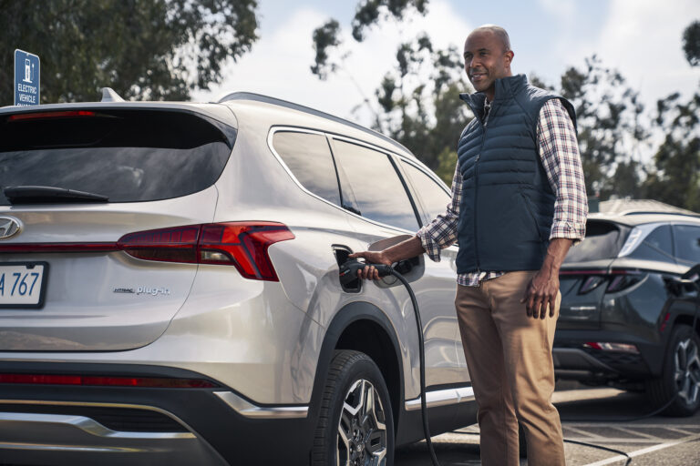 „Hyundai“ atšaukia daugiau nei 226 tūkst. automobilių dėl sugadintų grandinių