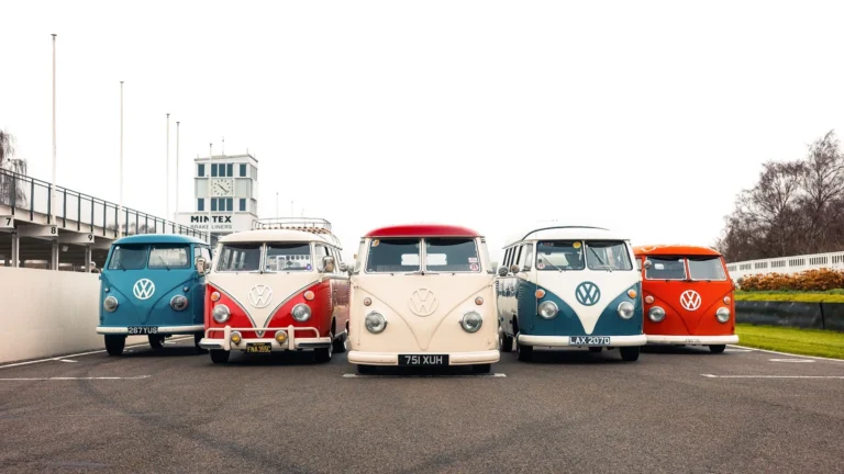 2025 „Goodwood Revival“ švenčia VW 2 tipo padalijimo ekranus
