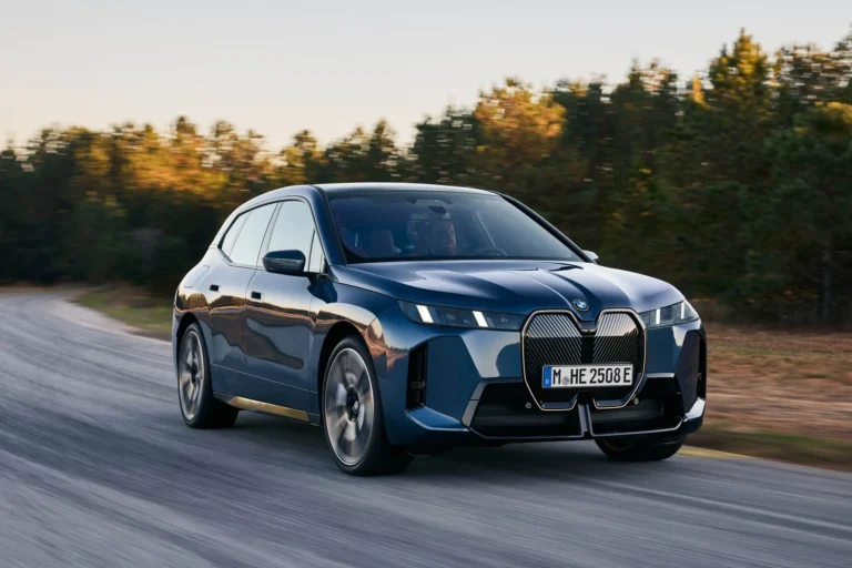 2026 m. „BMW IX“ atnaujinamas stilius ir mažesnė kaina