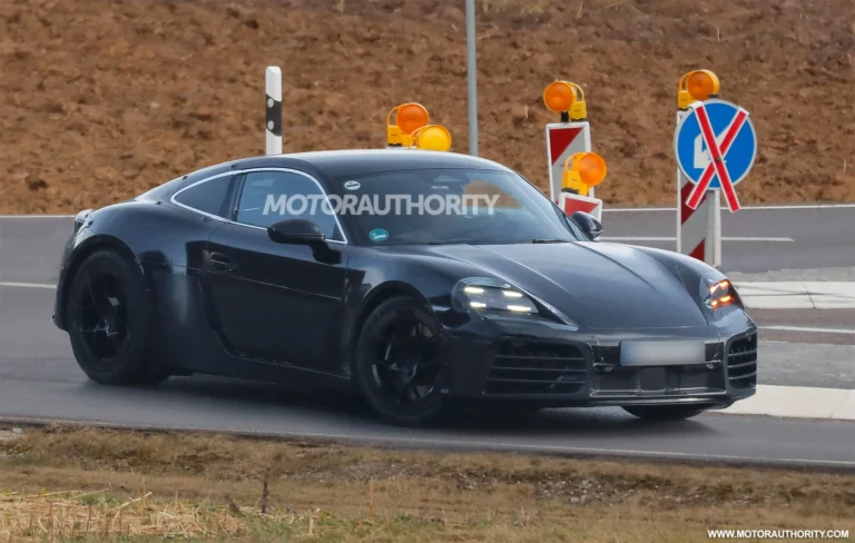 2027 m. „Porsche 718 Cayman EV“ pirmą kartą šnipinėjo
