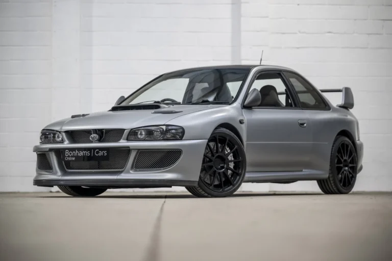 Parduodama „ProDrive“ retas „Subaru Impreza 22B STI“ duoklė