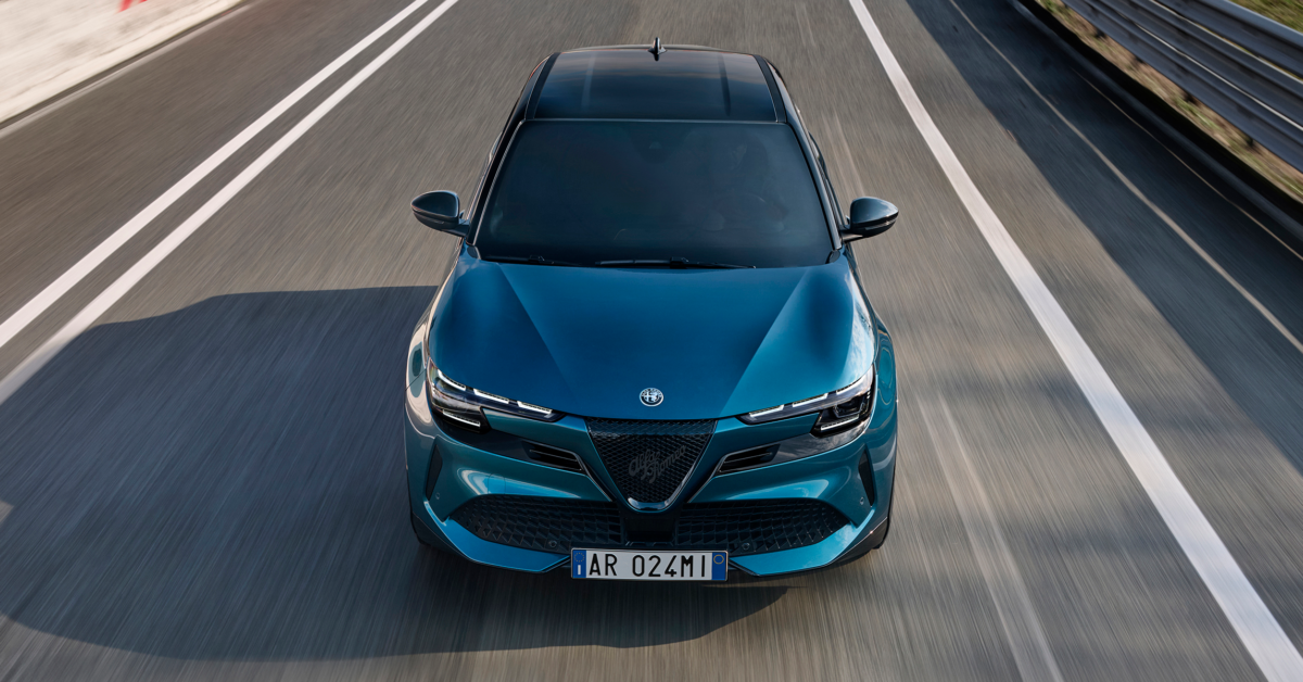 „Alfa Romeo Junior“ netrukus bus galima įsigyti su hibridiniu varikliu