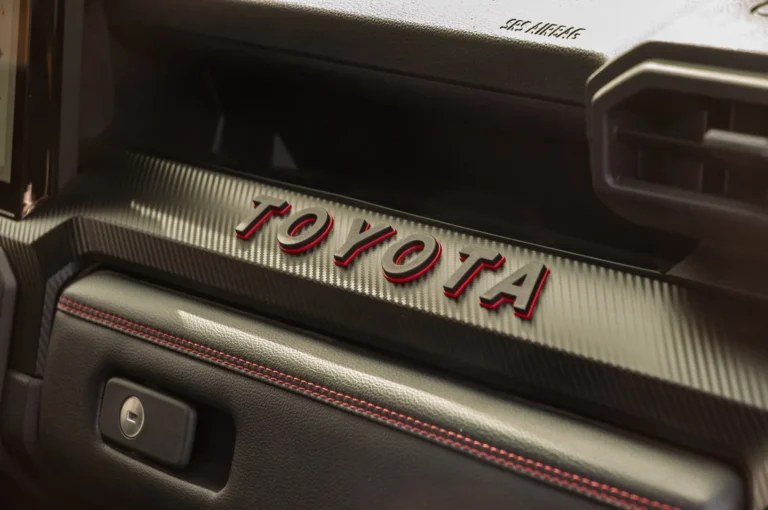 „Toyota“ žengia, išleidžia 1,5B USD Mičigano akumuliatorių gamyklai su LG