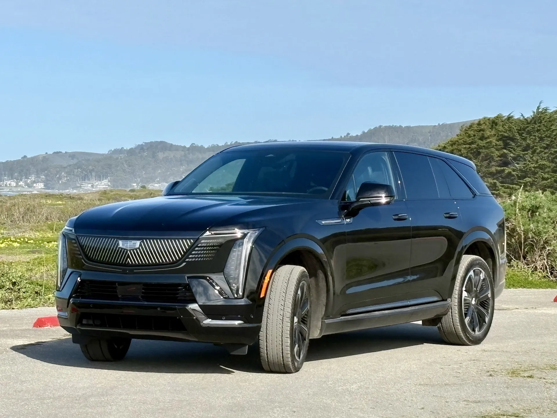 2025 Cadillac Escalade IQ gets smart, with batteries