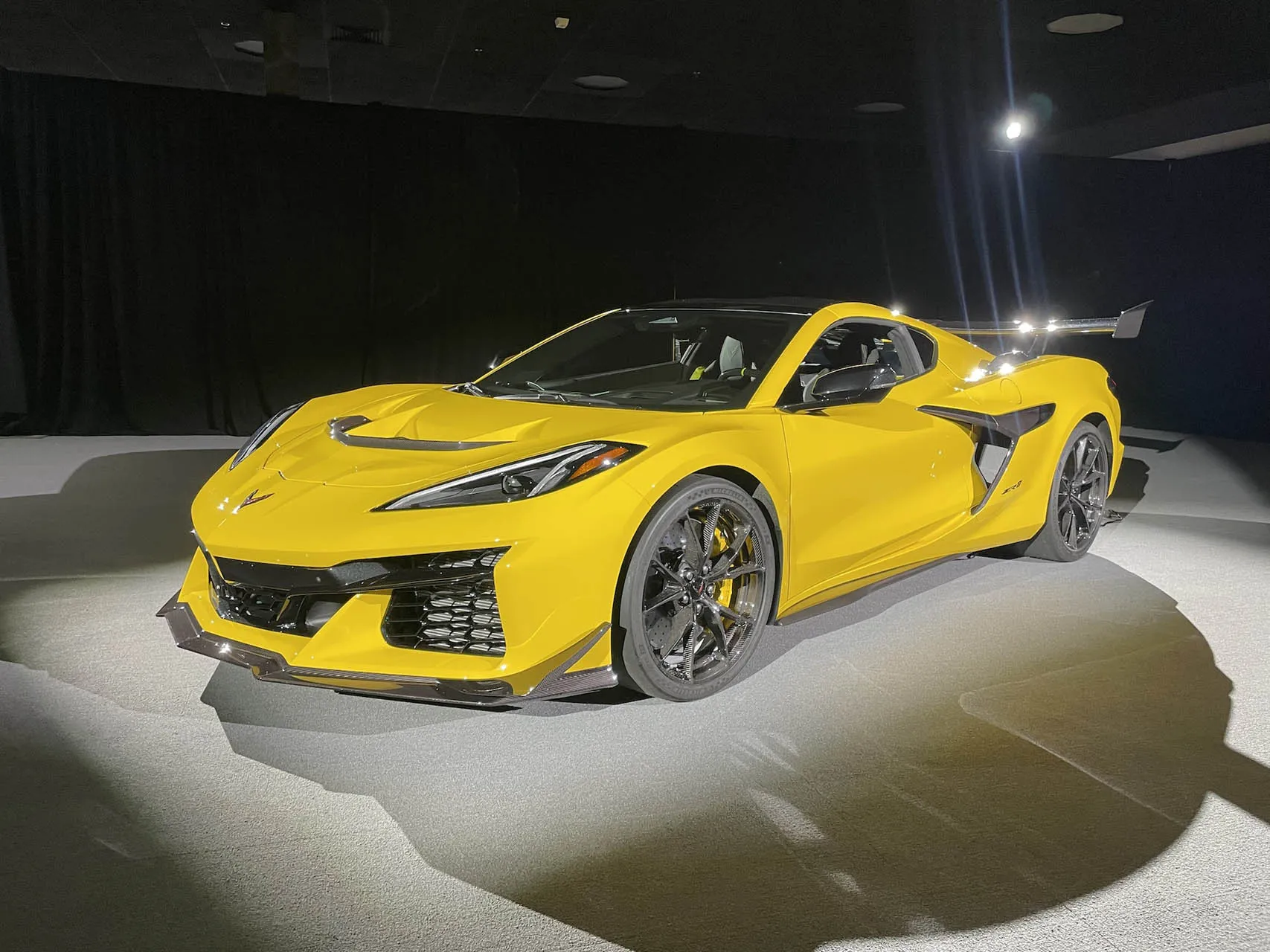 Pirmasis mažmeninės prekybos 2025 m. Chevy Corvette ZR1 parduodamas aukcione