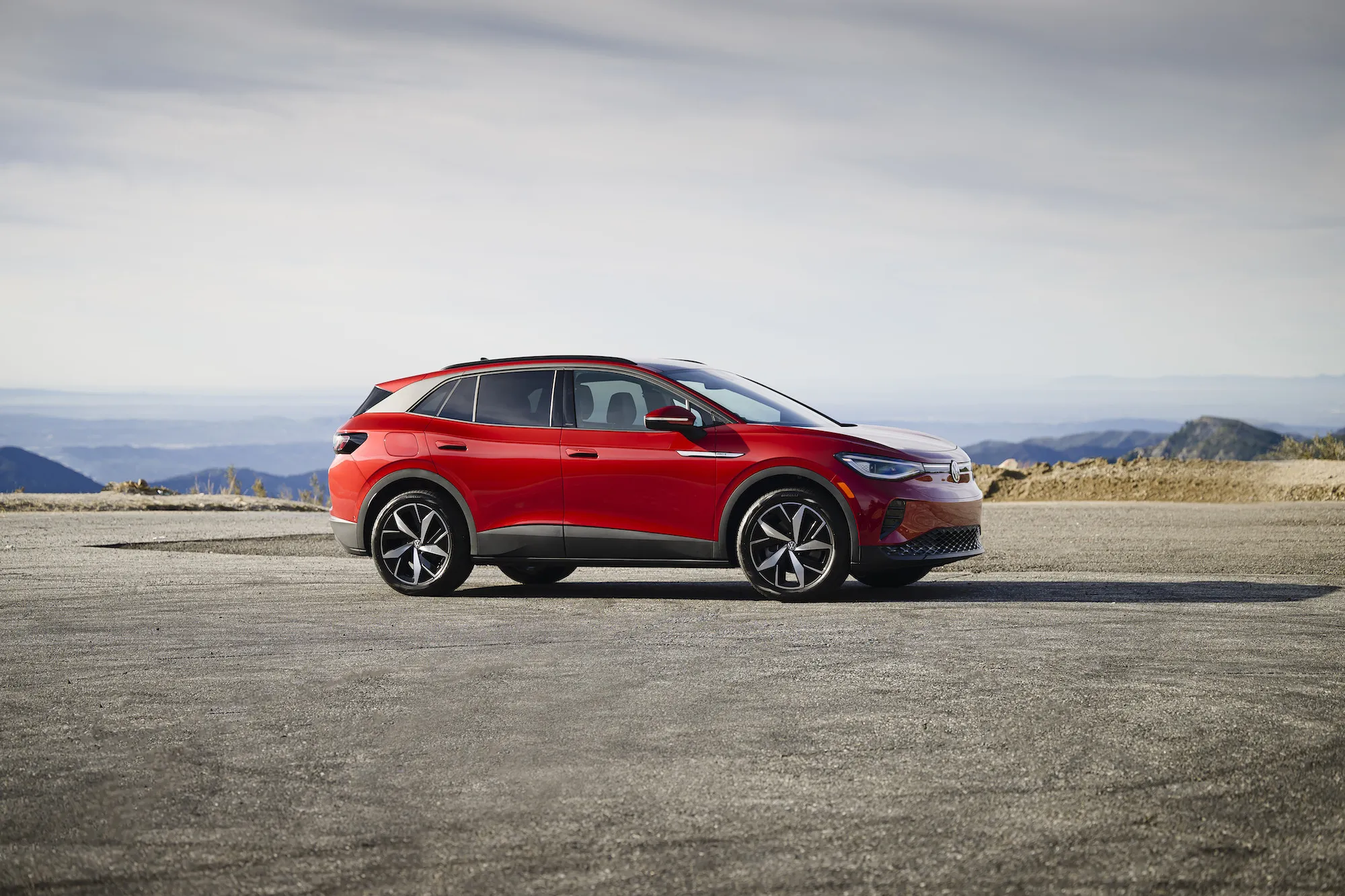 2025 VW ID.4 EV išlaidos daugiau, palyginti su 2024 m.,
