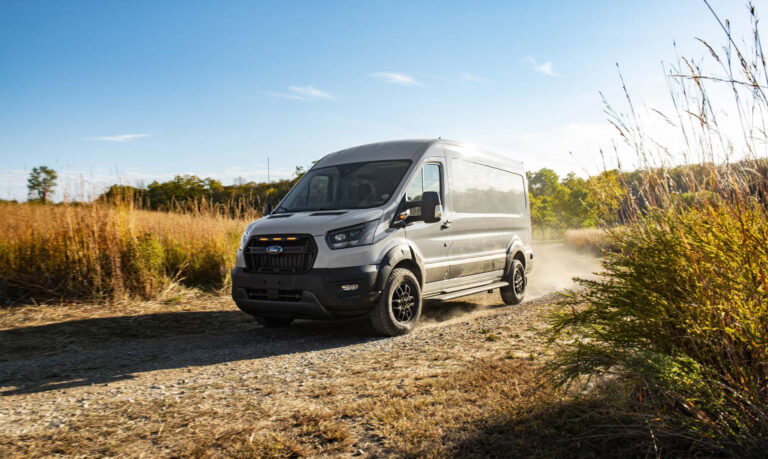 Dėl tiekimo grandinės problemų nutraukta „Ford Transit Trail“