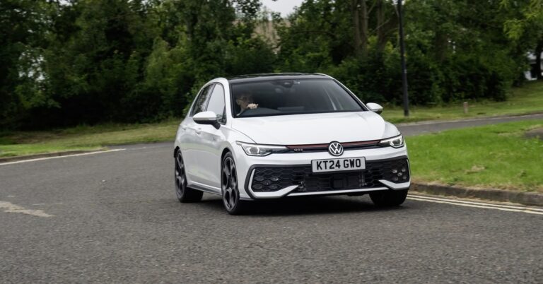 Volkswagen Golf GTI apžvalga – pirmasis važiavimas JK