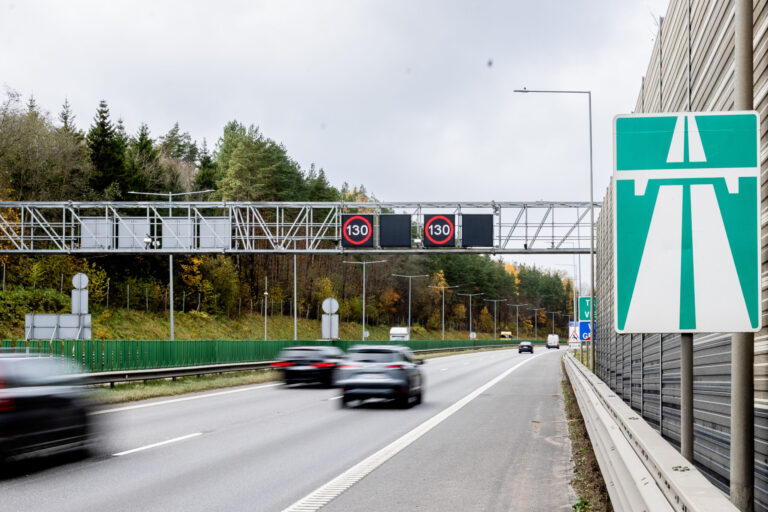 Modernizuotame „Via Baltica“ ruože planuojama įdiegti išmaniąsias greičio valdymo ir