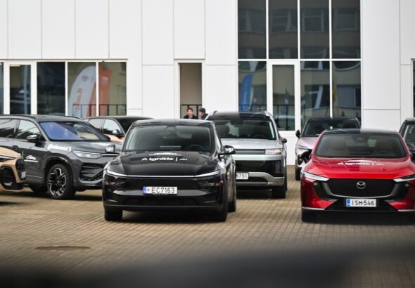 Nuo elektromobilių garantijų iki „Formulės 1“ užkulisių: paskelbta „Plug-In 2027“