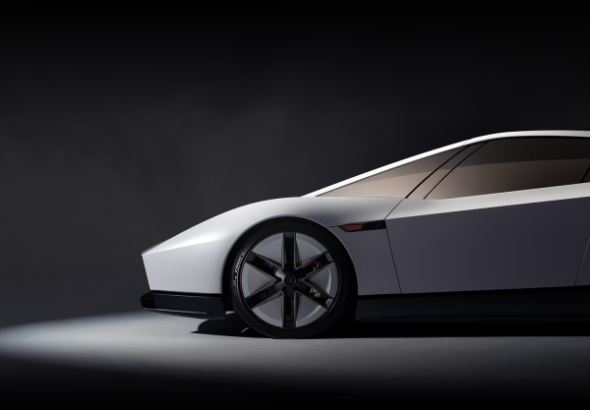 „Tesla“ pristatė naujos kartos „Roadster“: „SpaceX“ technologijos leidžia elektromobiliui pakilti